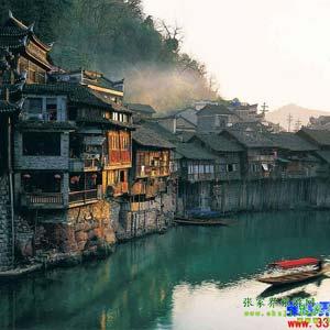 【長沙往返路線1】張家界、鳳凰古城、天子山、黃龍洞三晚四日游