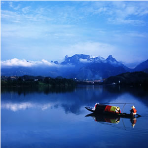 喜樂O線：猛洞河漂流、鳳凰古城兩日游