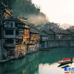 時尚商務C線：張家界、天門山、鳳凰古城四日游