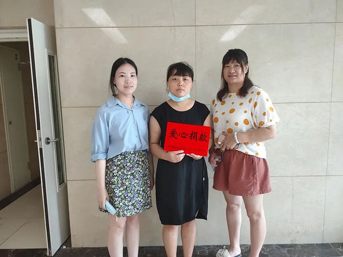 暖心慰問，進(jìn)行中